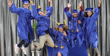 Grads jumping 583×300
